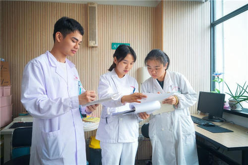 安徽省康复理疗师资格证书报考流程和需要多少费用